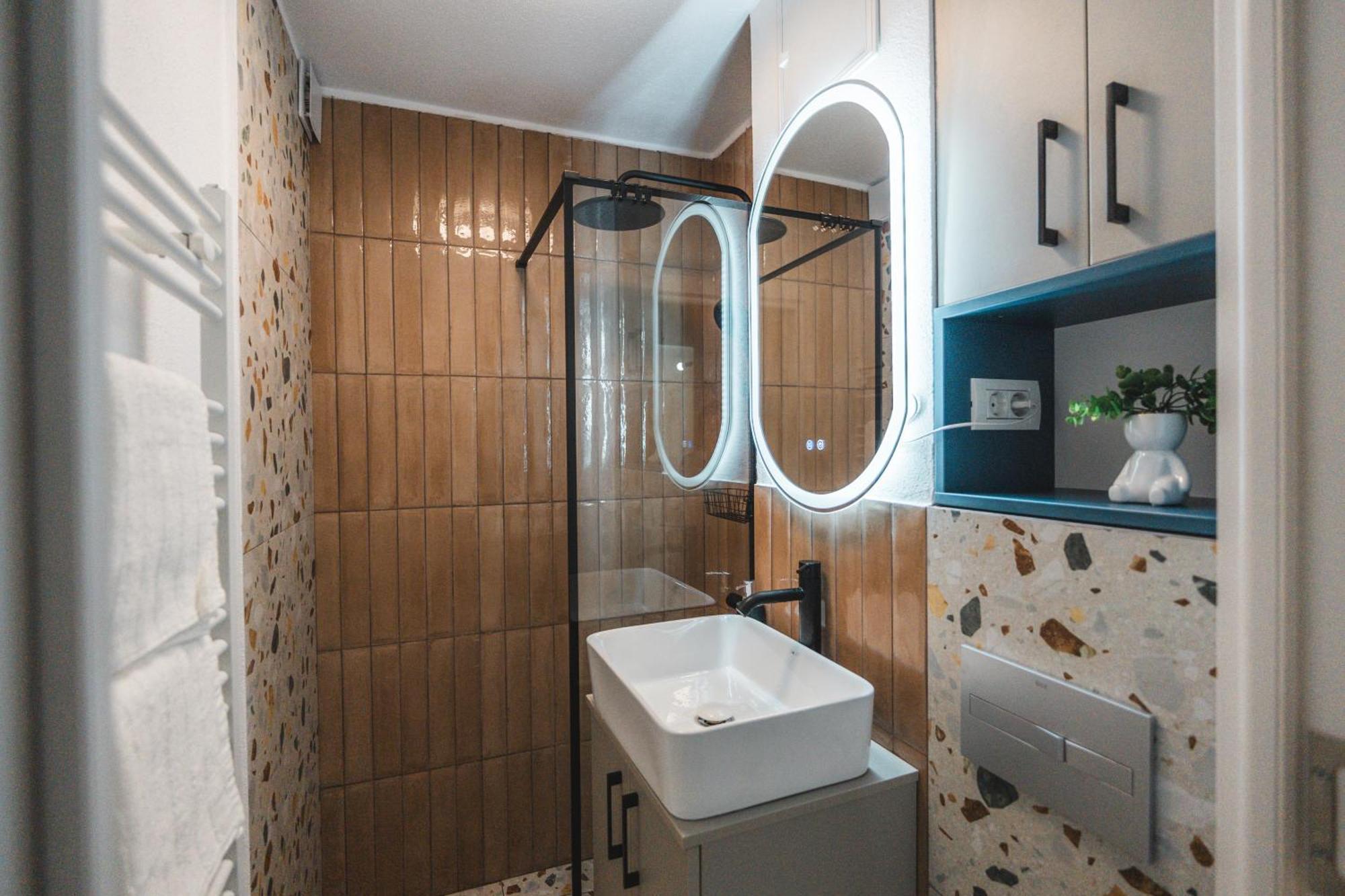 Apartament Iulia Si Alex 쿠티에데아게스 외부 사진